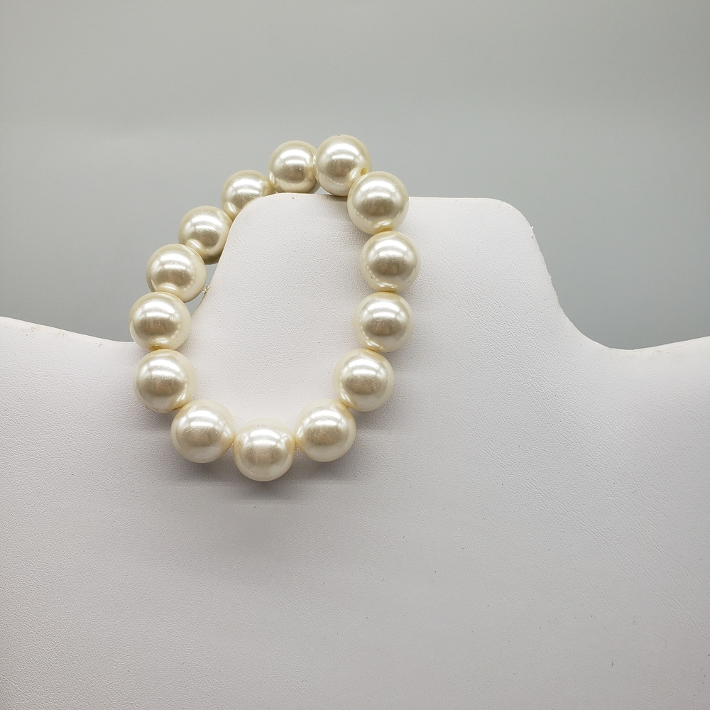 Classic Faux Slip-on Pearl Bracelet